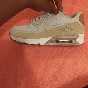 Women airmax shoes size 8